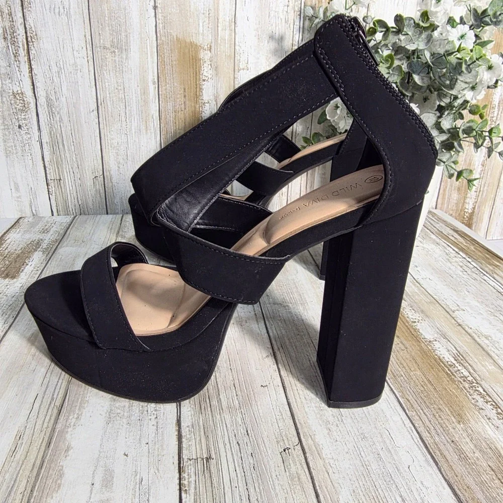 Wild Diva Lounge Black Faux Suede Platform Block Heel Sandals Womens 10 Back Zip